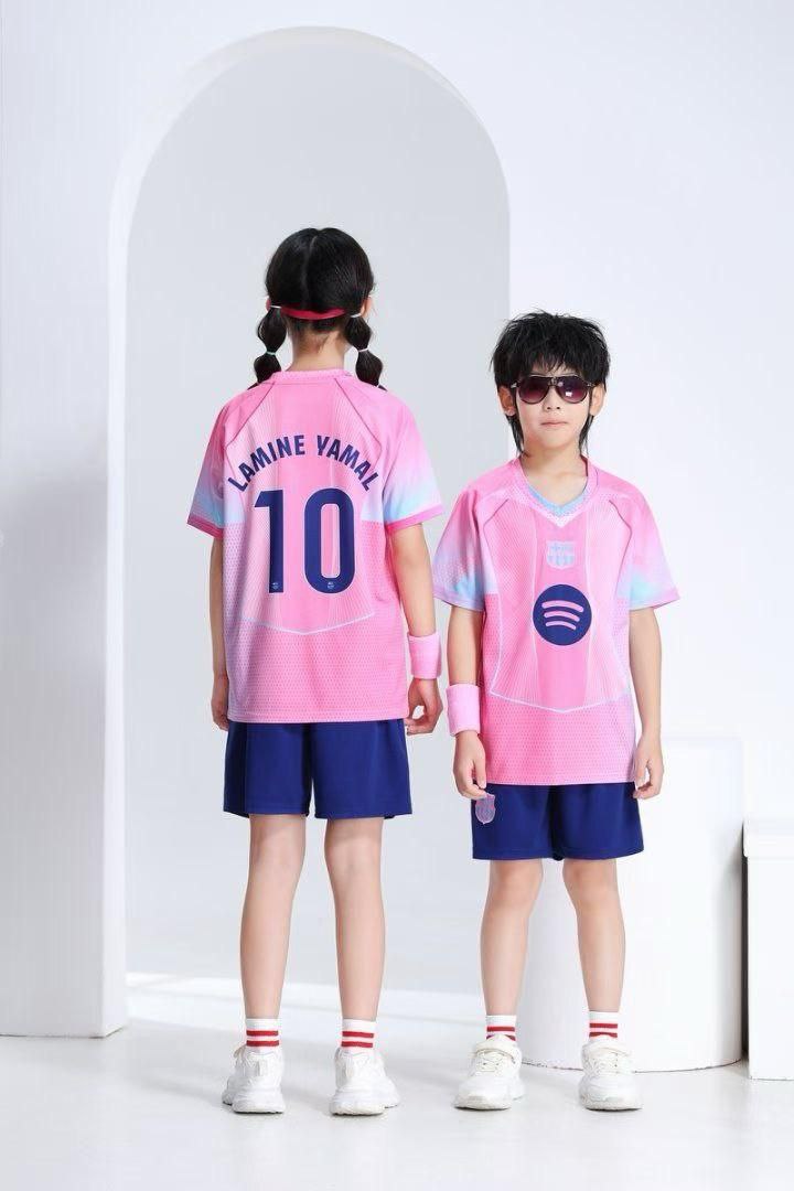کیت بچگانه بارسلونا لامین یامال 10 فصل 2024–2025 وارداتی| پیراهن و شورت ورزشی کودک
