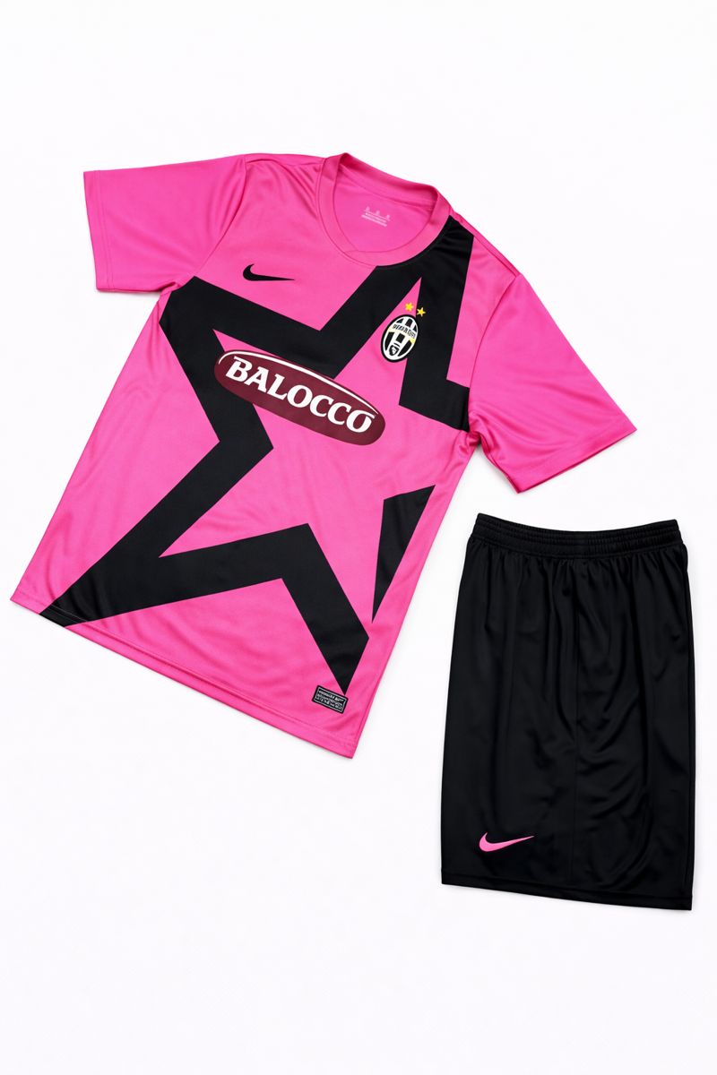 کیت دوم یوونتوس Nike صورتی مشکی فصل 2011–2012 اورجینال| لباس دوم Juventus