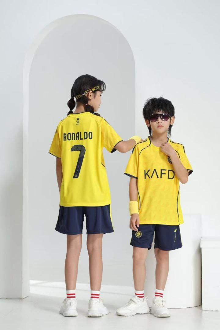 کیت فوتبال بچگانه النصر کریستیانو رونالدو 7 وارداتی| پیراهن و شورت کودک رنگ زرد فصل 2024–2025