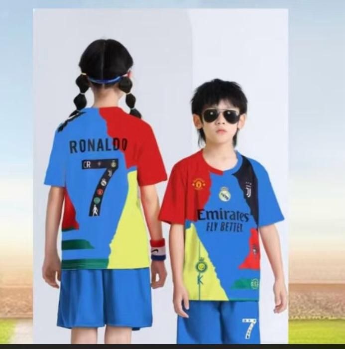 کیت فوتبال بچگانه کریستیانو رونالدو 7 طرح فانتزی وارداتی | پیراهن و شورت کودک مدل رنگی 2024–2025