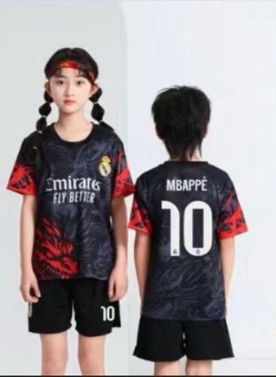 کیت فوتبال بچگانه امباپه 10 طرح مشکی وارداتی| پیراهن و شورت کودک مدل اسپرت فصل 2024–2025